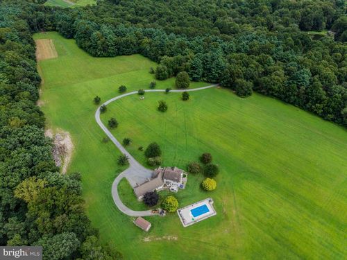 392 Peach Glen Rd, GARDNERS, PA, 17324-8958 | Card Image