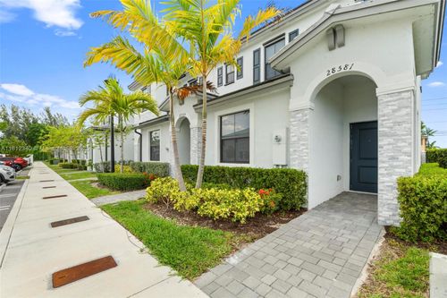 28581 Sw 132nd Ct, Homestead, FL, 33033-7527 | Card Image
