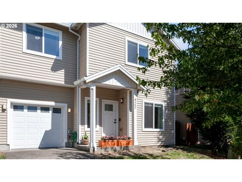 422 Ne 141st Pl, Portland, OR, 97230 | Card Image