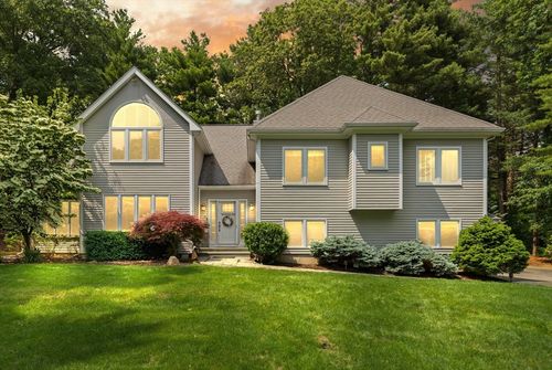 40 Strawberry Ln, Canton, MA, 02021-2463 | Card Image