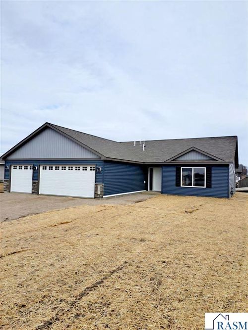 630 Cedar Ridge Ave, Le Center, MN, 56057-5002 | Card Image