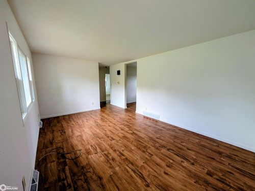 1609 Acres St, Burlington, IA, 52601-3244 | Card Image