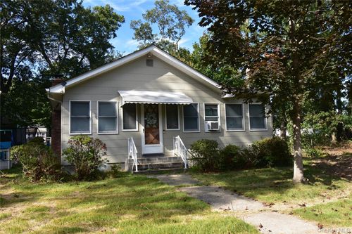 145 Clinton Ave, Mastic, NY, 11950-3116 | Card Image