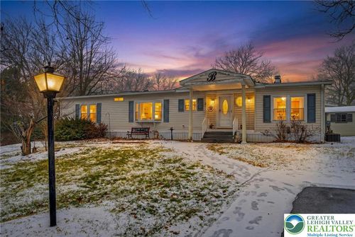 4 Woodsdale Ct, BATH, PA, 18014-2145 | Card Image