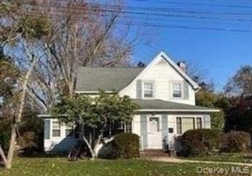 25 Howard St, Patchogue, NY, 11772-2516 | Card Image