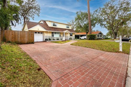 11624 Pinedale Avenue, SEMINOLE, FL, 33772 | Card Image