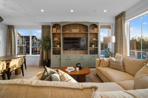 62-7661 198b St, Langley, BC, V2Y4M1 | Card Image