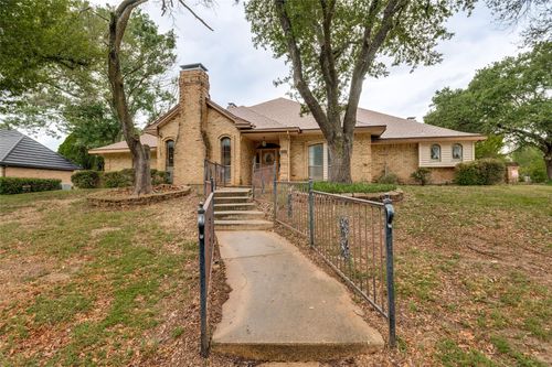 1503 Green Tree Ln, Duncanville, TX, 75137-3717 | Card Image