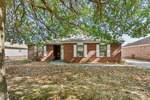1314 N Tradition Ave, Fayetteville, AR, 72704-5562 | Card Image