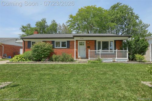 37161 Castleton Dr, Sterling Heights, MI, 48312-2228 | Card Image