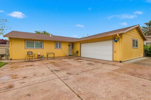4273 Olivehurst Ave, Olivehurst, CA, 95961-4705 | Card Image