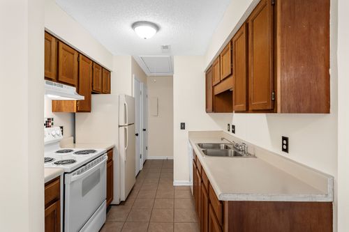 172 Brooke Castle Dr, Hermitage, TN, 37076-1741 | Card Image