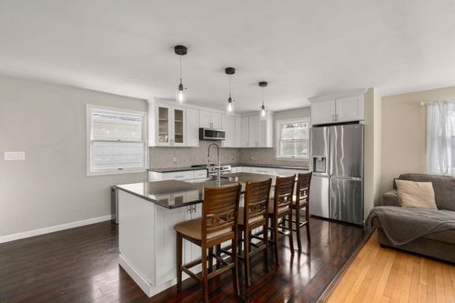 48 Butler St, Salem, NH, 03079-3924 | Card Image