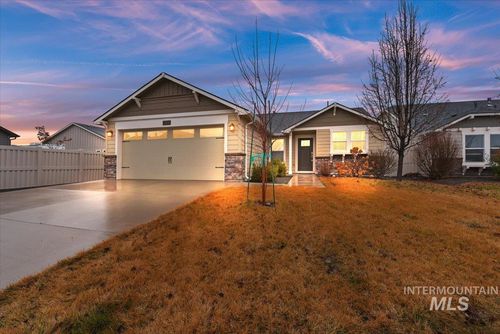2450 W Foxglove Dr, Nampa, ID, 83686-4955 | Card Image