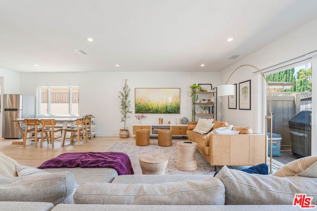 5737 Allott Ave, House other with 6 bedrooms, 6 bathrooms and 2 parking in Sherman Oaks CA | Image 17