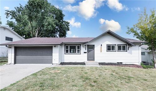 1708 Ne 67th Pl, Gladstone, MO, 64118-3623 | Card Image