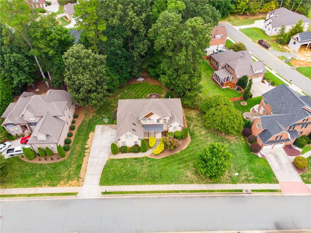 Breeze Pointe Dr, Whitsett, NC 27377