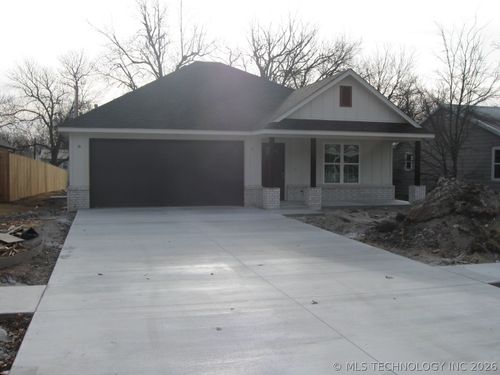 b-107 S Coo-Y-Yah Street, Pryor, OK, 74361 | Card Image