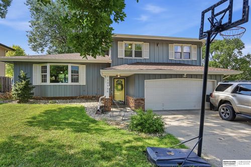 13735 Shirley St, Omaha, NE, 68144-1240 | Card Image