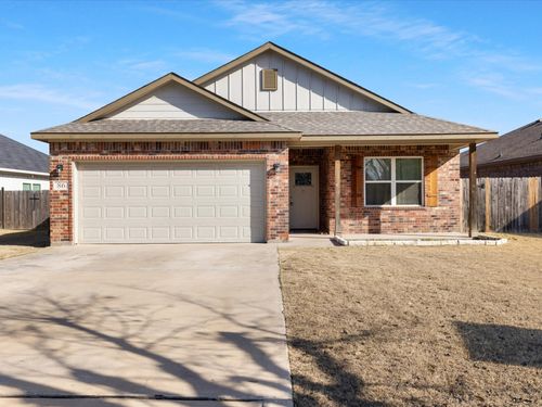 86 Tremont St, Cleburne, TX, 76031-2750 | Card Image