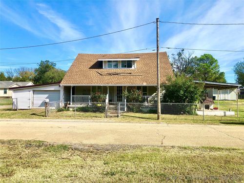 1301 Ash St, Cushing, OK, 74023-3607 | Card Image