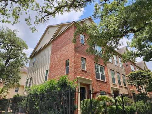 2722 Crawford St, Houston, TX, 77004-1119 | Card Image