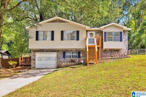 5861 Janet Dr, Trussville, AL, 35173-1711 | Card Image