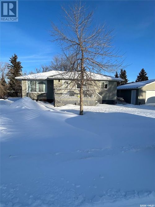 310 3rd St Ne, Ituna, SK, S0A | Card Image