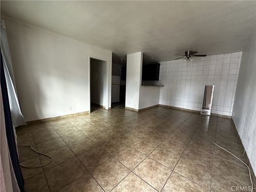 j-120 E Pine St, Santa Ana, CA, 92701-5769 | Card Image
