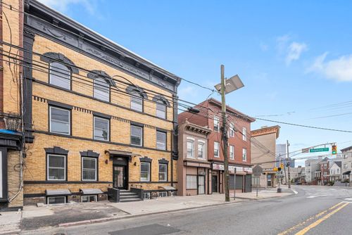 1-684 Summit Ave, Jersey City, NJ, 07306-2552 | Card Image