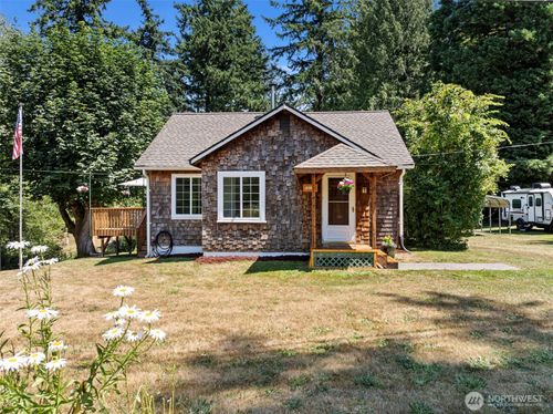 10125 Nw Pioneer Rd, Seabeck, WA, 98380-9554 | Card Image