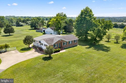 14917 Compton Rd, Centreville, VA, 20121-2512 | Card Image