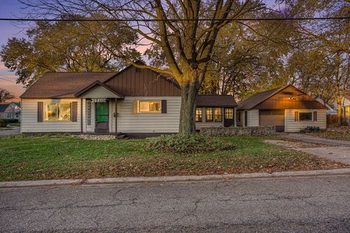 1710 Delwood Ave Sw, Wyoming, MI, 49509-1335 | Card Image