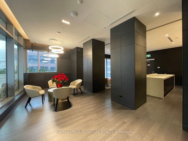 3909 - 2221 Yonge St, Condo with 2 bedrooms, 2 bathrooms and 1 parking in Toronto ON | Image 14