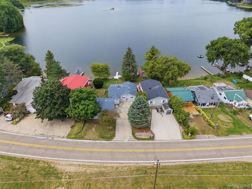 2205 Gray Rd, Lapeer, MI, 48446-9095 | Card Image