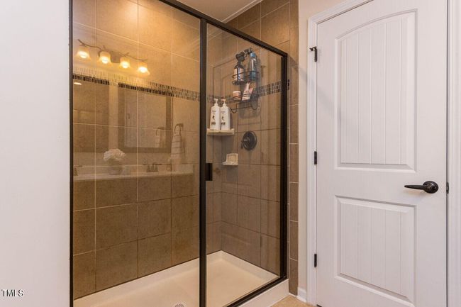 026-1280x960-primary-bathroom | Image 18