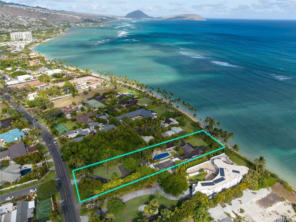 Kahala Ave, Honolulu, HI 96816
