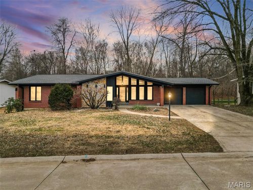 100 La Gorce Dr, Chesterfield, MO, 63017-3234 | Card Image