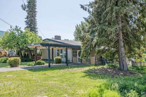 1804 43 Ave, Vernon, BC, V1T3K3 | Card Image