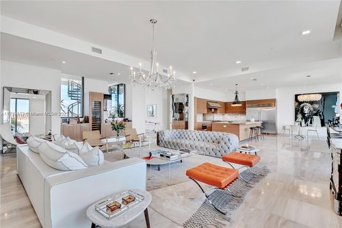 ph605-3581 E Glencoe St, Miami, FL, 33133-4075 | Card Image