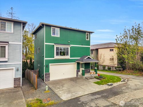 1011 94th Dr Ne, Lake Stevens, WA, 98258-7813 | Card Image