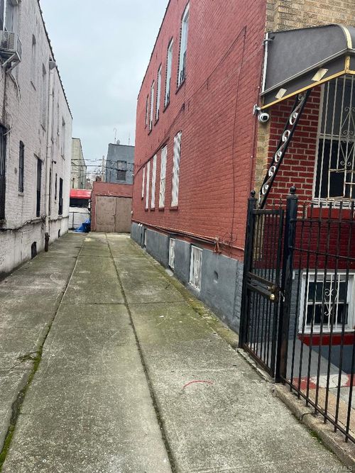 548 Sheffield Avenue, New York, NY, 11207 | Card Image