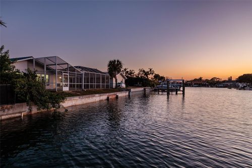 1985 Michigan Ave Ne, SAINT PETERSBURG, FL, 33703-3405 | Card Image