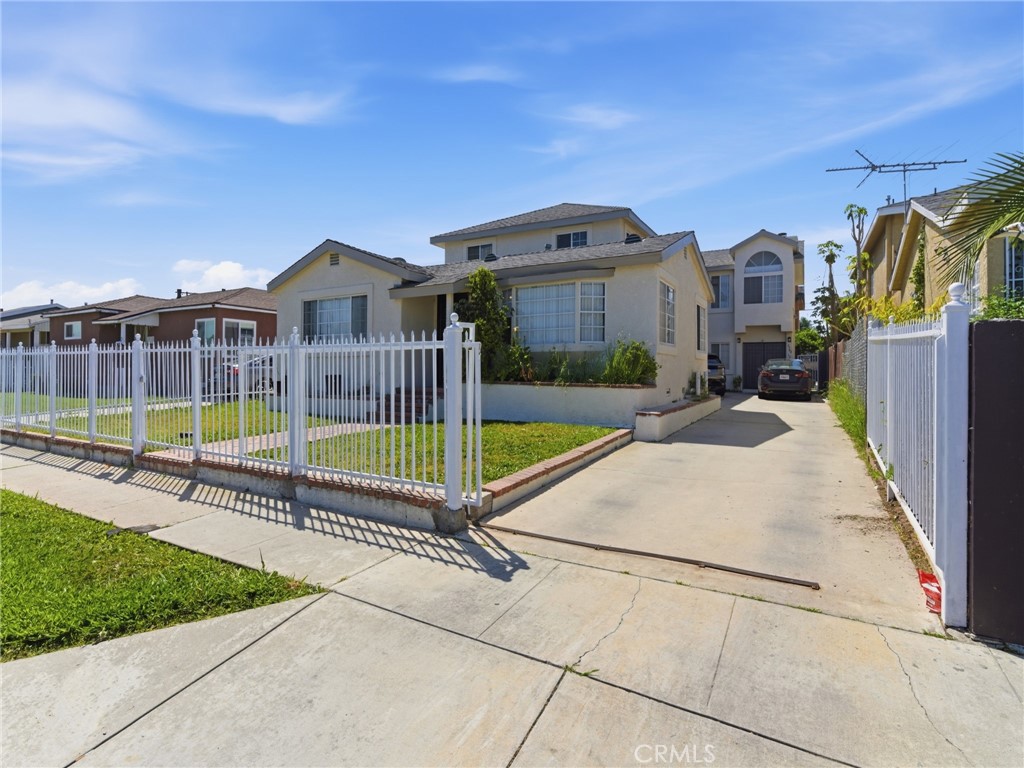 Residential Income in Hawthorne 4
