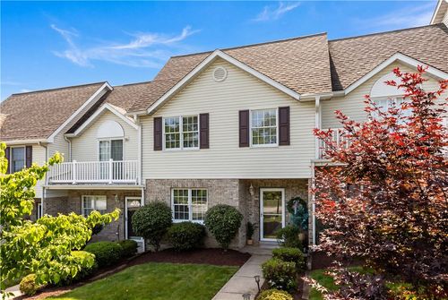 110 Longvue Dr, White Oak, PA, 15131-1200 | Card Image