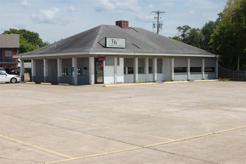 1964 Airline Dr, Bossier City, LA, 71112-2408 | Card Image