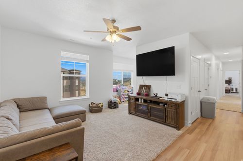 v201-752 N Favreau Ln, Saratoga Springs, UT, 84045-5758 | Card Image