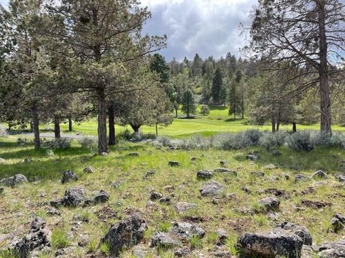 758 Kestrel Road, Klamath Falls, OR, 97601 | Card Image