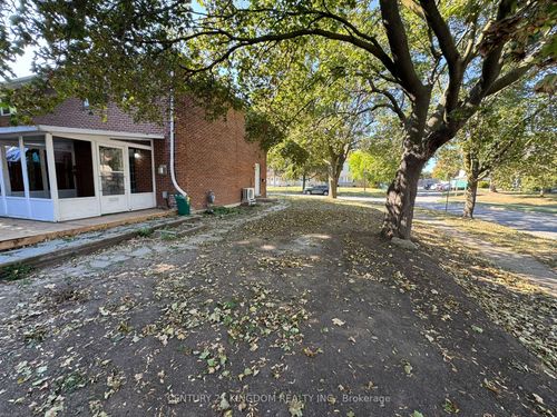 137 Jansen Ave, Kitchener, ON, N2A2L8 | Card Image