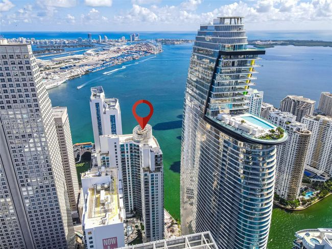 T-1802 - 300 S Biscayne Blvd, Condo with 2 bedrooms, 2 bathrooms and null parking in Miami FL | Image 1